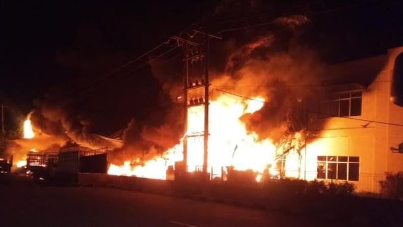 Kebakaran Pabrik Ban di Tanjung Morawa, Kerugian Ditaksir Rp10 M