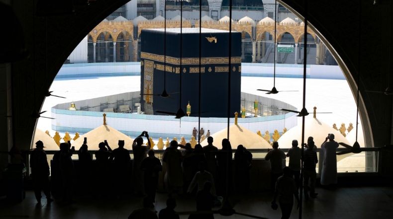 Covid Varian Baru, Arab Saudi Perpanjang Larangan Masuk Orang dari Luar Negeri