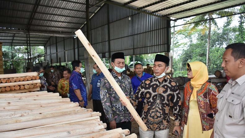 Terdampak Korona, Perusahaan Kayu di Batang Terancam Tutup