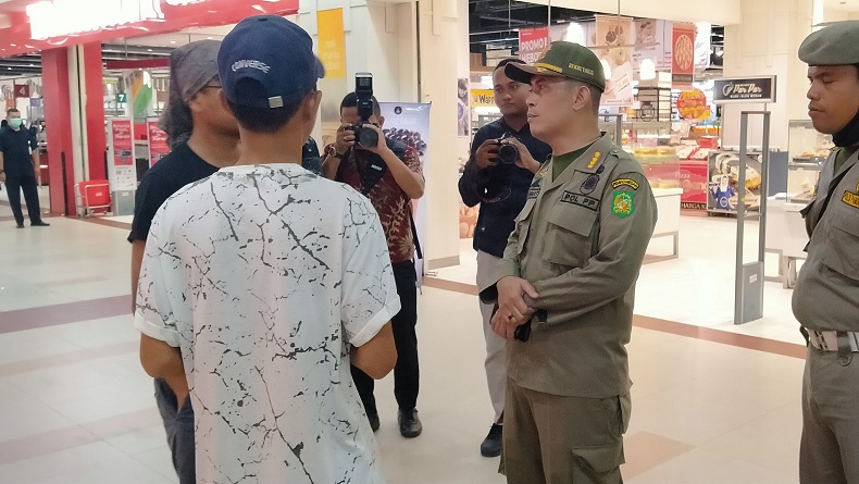 Disuruh Belajar di Rumah Antisipasi Korona, Puluhan Pelajar di Medan Tepergok di Mal