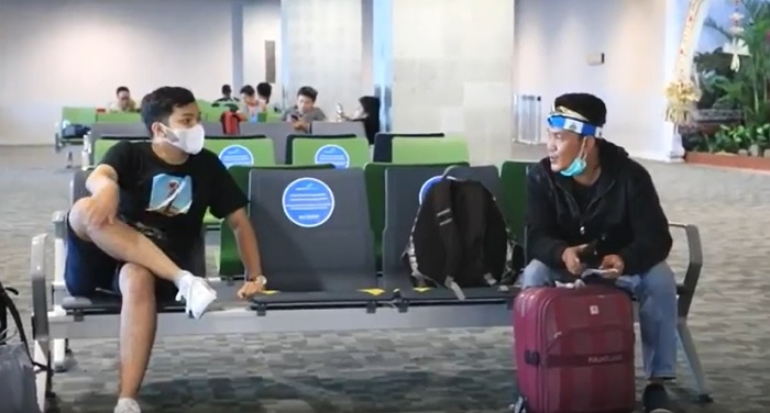 Social Distancing di Bandara Ngurah Rai, Tiap Orang Jaga Jarak 1 Meter