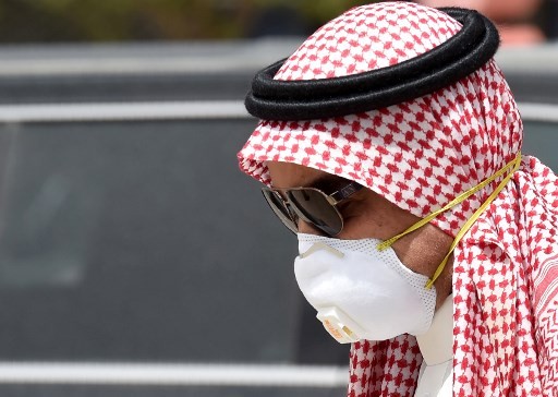 Viral Video 2 Warga Saudi Minum Cairan Antiseptik demi Tangkal Korona, Picu Kemarahan