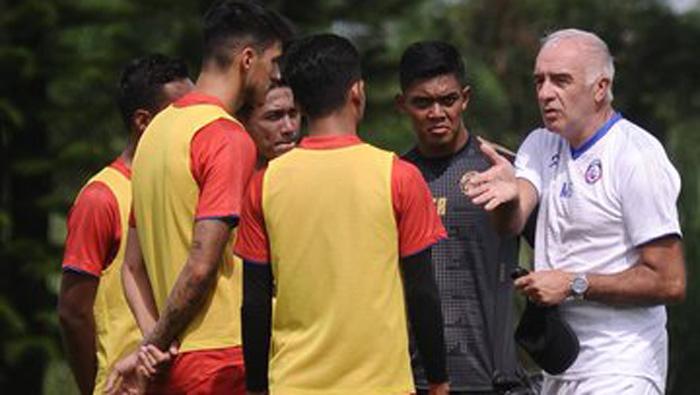 Pemain Arema Antusias Jalani Latihan Online