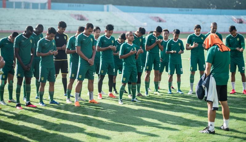 Wabah Korona Semakin Parah, Persebaya Terpaksa Liburkan Pemain
