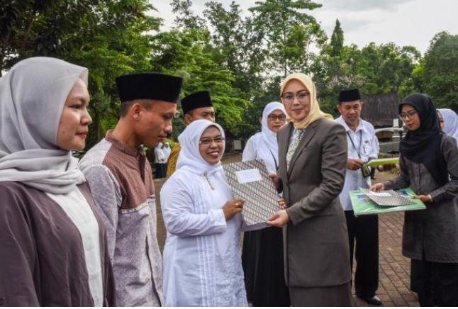 Bupati Purwakarta Isolasi Diri Usai Interaksi dengan Cellica