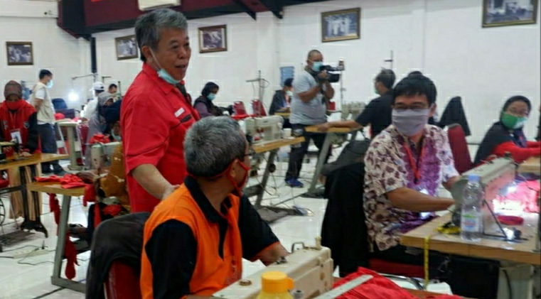 PDI-P Jatim Himpun Penjahit dan Tukang Las untuk Produksi Masker dan Wastafel