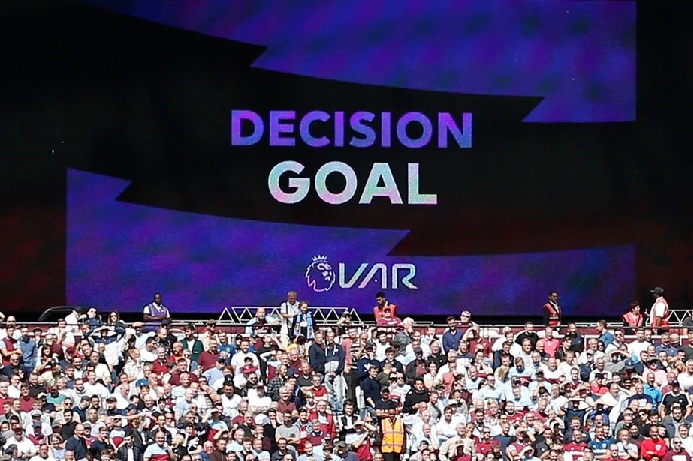 IFAB Perkenalkan Aturan Baru Soal VAR dan Handball Musim Depan