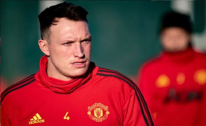 Ini Alasan Mengapa Phil Jones Tolak Liverpool untuk Gabung MU