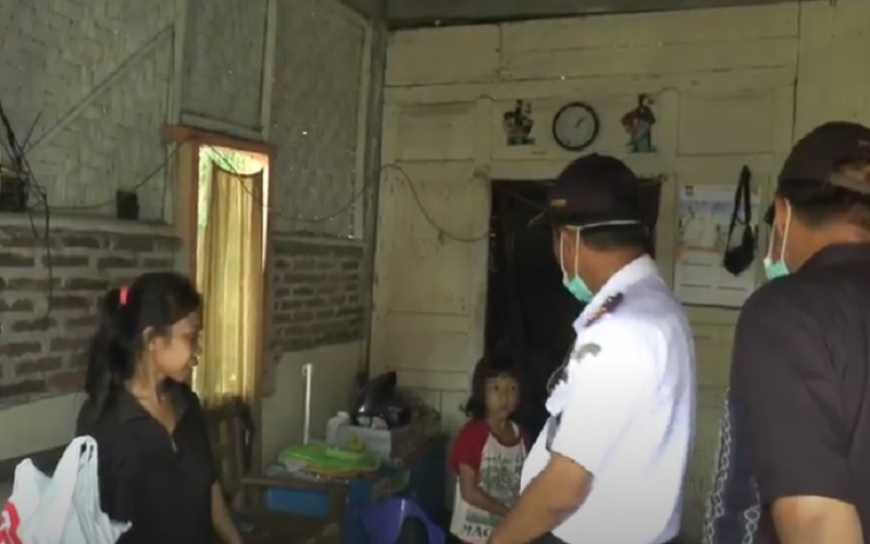 Tak Punya Penghasilan Gegara Corona, Keluarga di Purworejo Terpaksa Makan dengan Garam