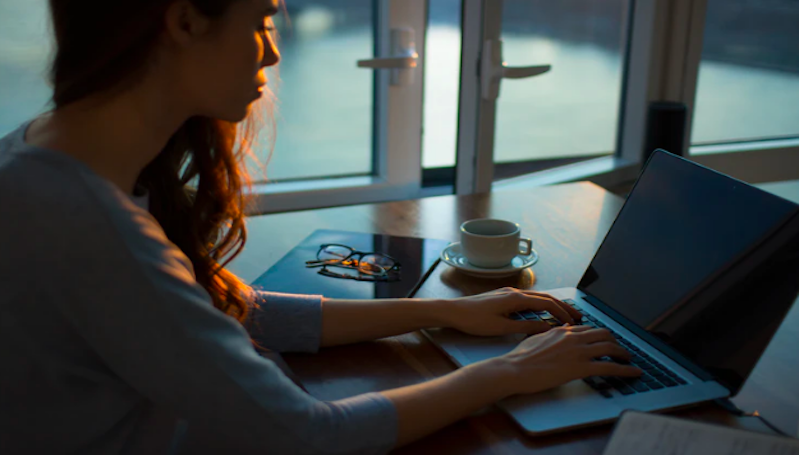 6 Tips Menjaga Semangat saat WFH, Jangan Bekerja dari Tempat Tidur