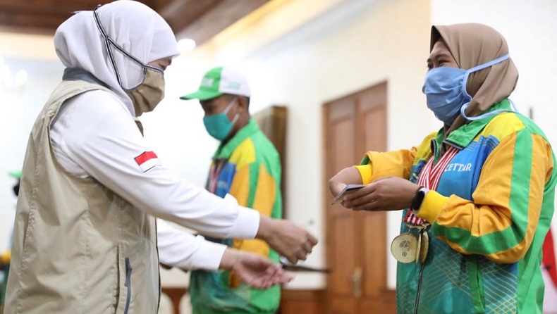 Gubernur Khofifah Beri Bonus pada Atlet Berprestasi di Ajang Peparpenas ke IX-2019