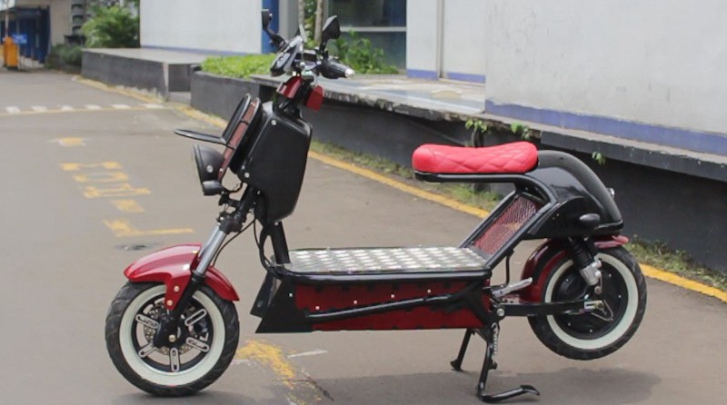 Mahasiswa Universitas Budi Luhur Rakit Sepeda Motor Listrik Bertenaga Besar