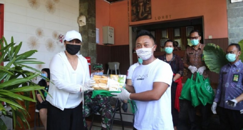 Minta Pekerja Migran Diperhatikan, Bupati Tabanan: Jangan Sampai Ada Nasi Bungkus!