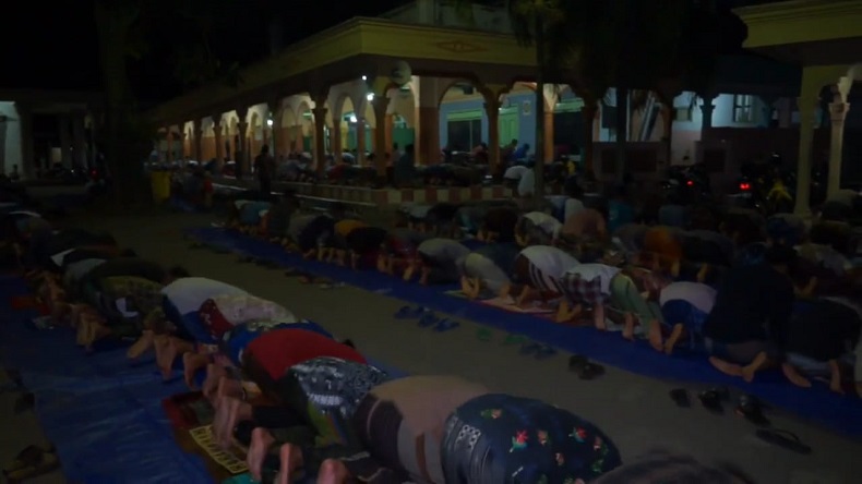 Nekat Gelar Salat Tarawih, Pengurus Masjid di Makassar Terancam Penjara Satu Tahun