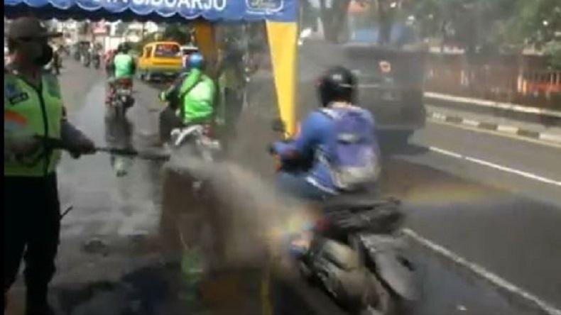 Hari ke 2 PSBB di Sidoarjo, Jumlah Pelanggaran Jaga Jarak dan Tidak Bermasker Masih Tinggi