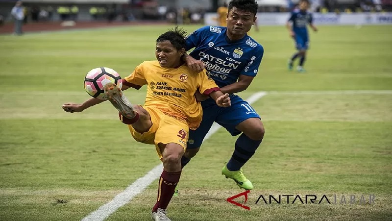 Pemain Persib Ini Pilih Tadarusan saat Ngabuburit