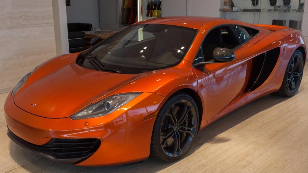 Diawali Selip Ban, Ini Kronologi Mobil Sport Mclaren Tabrak Beton Pembatas Tol Juanda