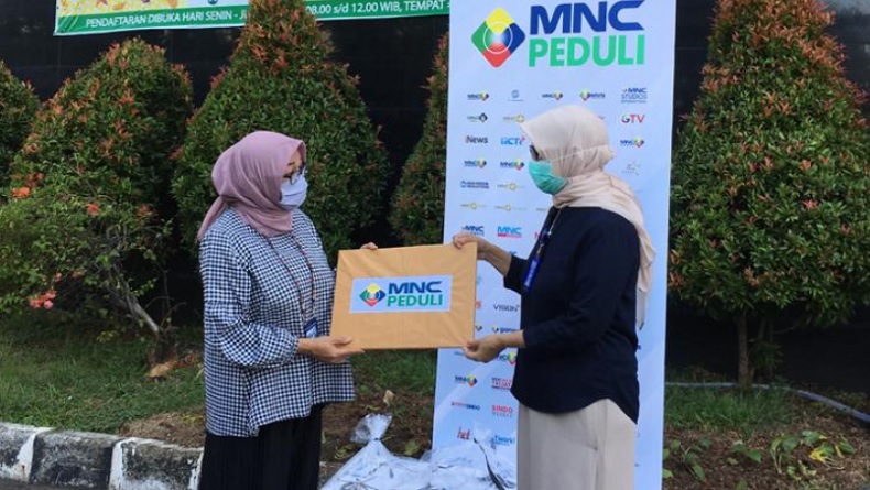 MNC Peduli dan Produser Pangan Asia Bagikan Makanan Berbuka Puasa kepada RSUD Budhi Asih