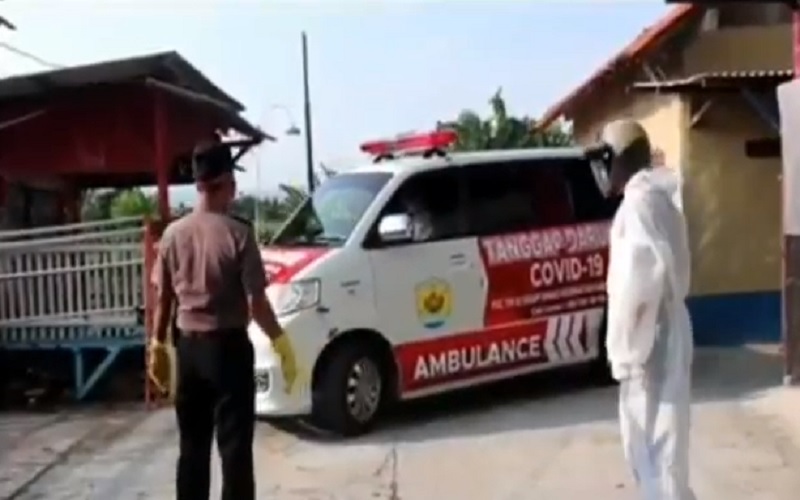 Tak Mau Diisolasi, Satu Keluarga di Wamena Dijemput Satgas Covid-19