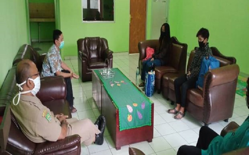 2 Perempuan Terlantar di Tangerang usai Kena PHK dan Diusir dari Kontrakan
