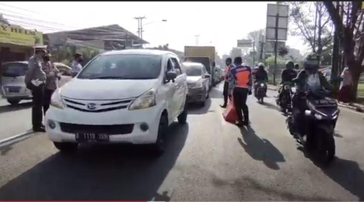 Kena Razia, Bripka Hil Ngamuk di Check Point PSBB Ciparay