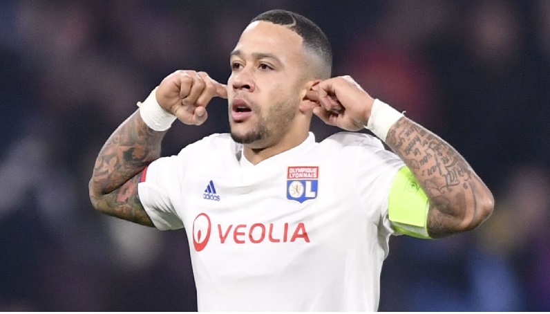 AC Milan Berusaha Dapatkan Penyerang Lyon Ini dengan Harga Lebih Murah