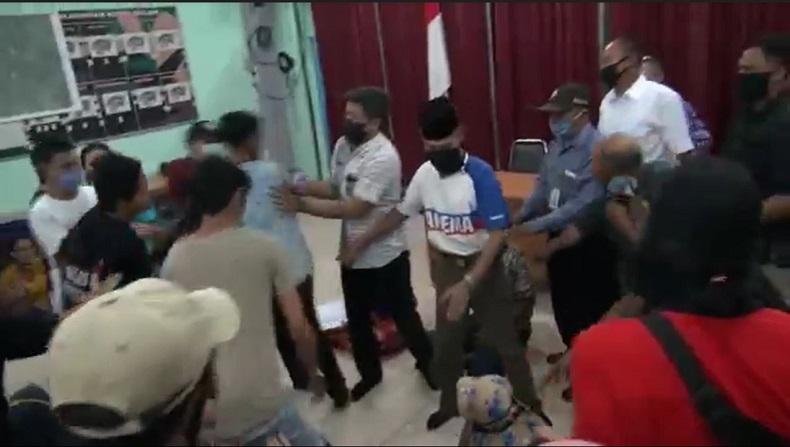Protes Transparansi Dana Bansos di Malang, Ketua RW Nyaris Dihajar Warga