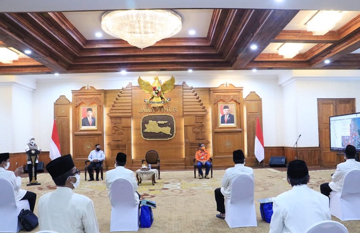 Khofifah Minta Guru di Jatim Dorong Minat Baca Siswa Berbasis Digital