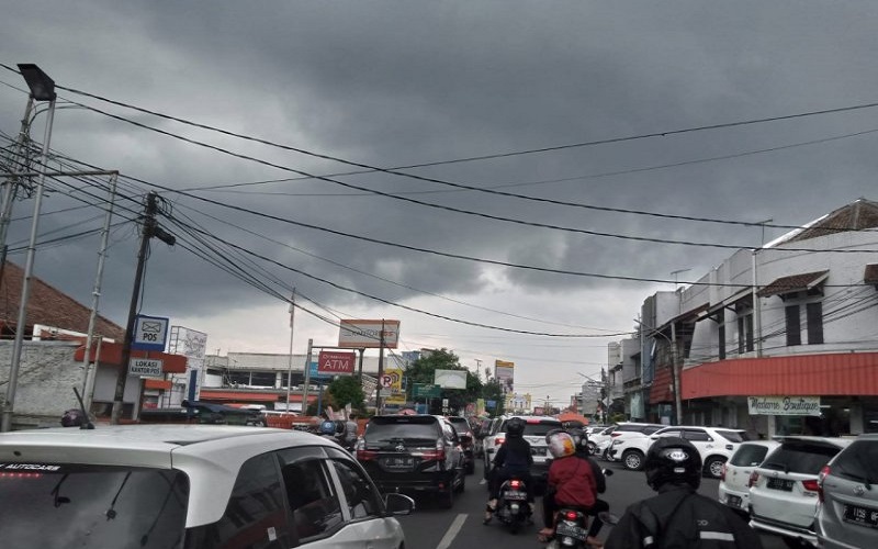Pemkot Sukabumi Larang Kendaraan Masuk Jalan Ahmad Yani, Warga Diminta Jalan Kaki