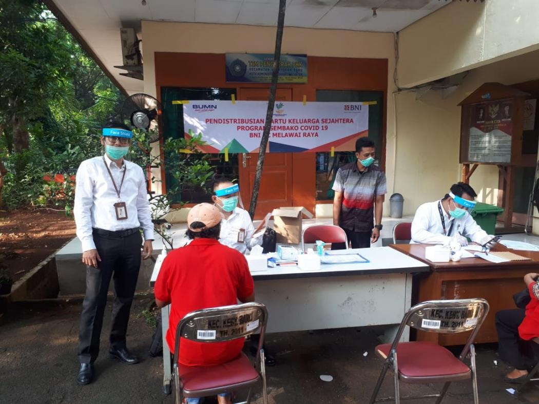 Di Tengah Pandemi, BNI Tetap Salurkan Bansos