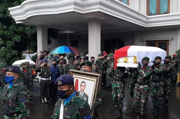 Jenazah Djoko Santoso Diberangkatkan, Prabowo: Kita Lepas dengan Penuh Kehormatan