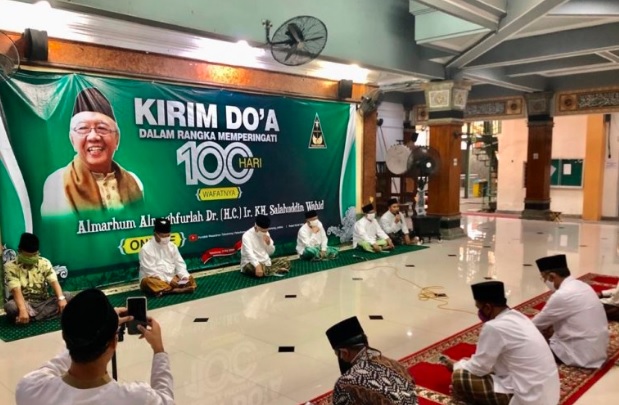 Peringatan 100 Hari Wafatnya Gus Sholah, Ponpes Tebuireng Gelar Tahlil-Doa Online