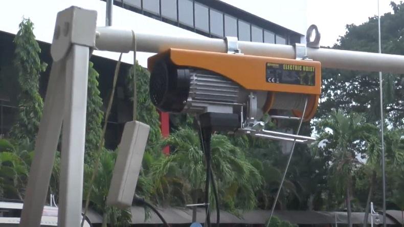 IT Telkom Surabaya Ciptakan Crane Pengantar Jenazah Pasien Covid-19 hingga ke Makam