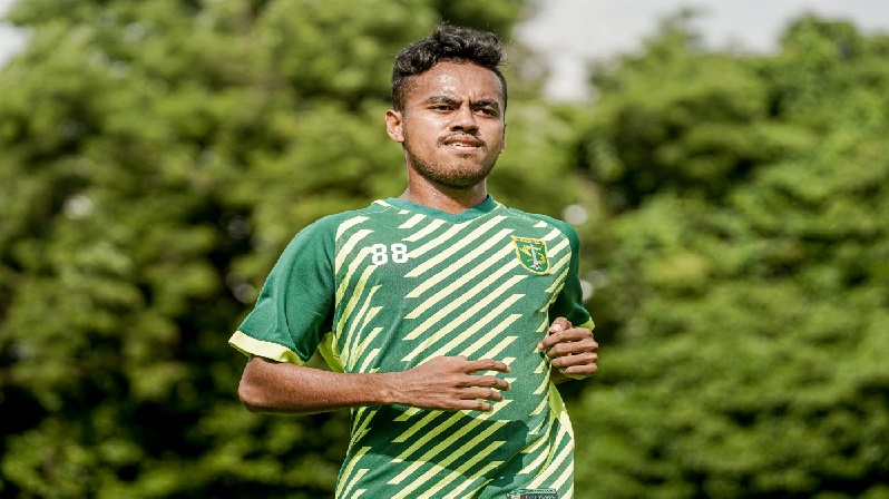 Pilih Pulang Kampung, Pemain Persebaya Ini Malah Tak Bisa Ikut Latihan Online