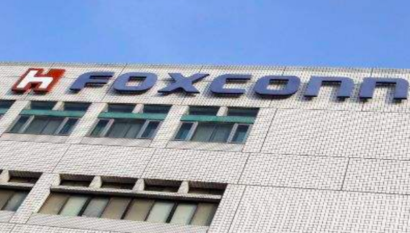 Foxconn Butuh Banyak Pekerja untuk Produksi iPhone, 100.000 Orang Mendaftar