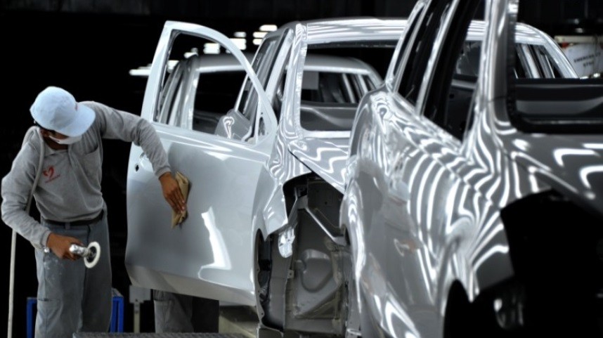 Airlangga Umumkan PPnBM 0%, Survei: 72% Konsumen Mobil Sambut Positif
