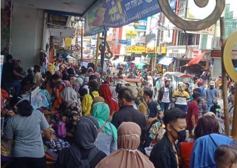 Cerita Ibu Hamil yang Sulit Tembus Kemacetan saat PSBB di Garut