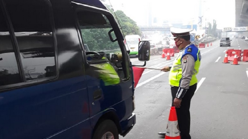 Angkut Pemudik, Sejumlah Kendaraan Ditindak di Gerbang Tol Cikarang Barat dan Cikupa