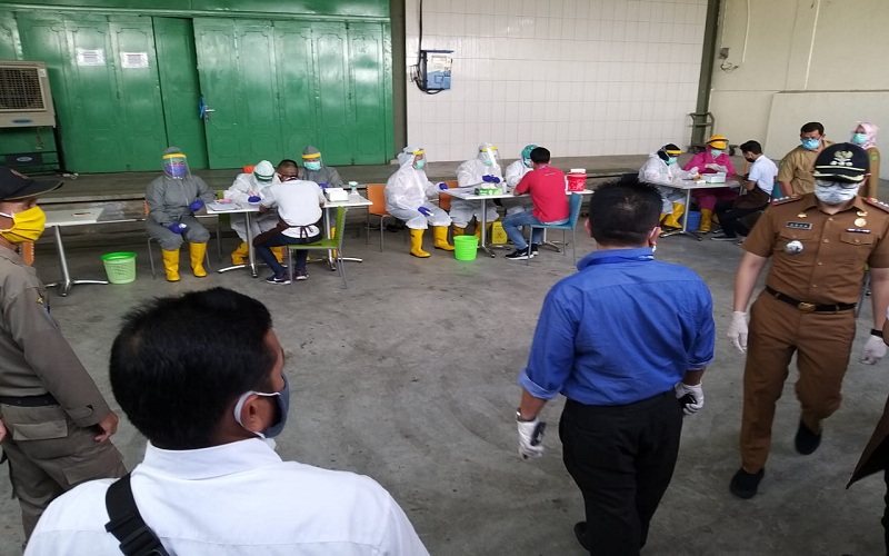 Seluruh Karyawan Brastagi Supermarket Rapid Test, Hasilnya 14 Orang Reaktif
