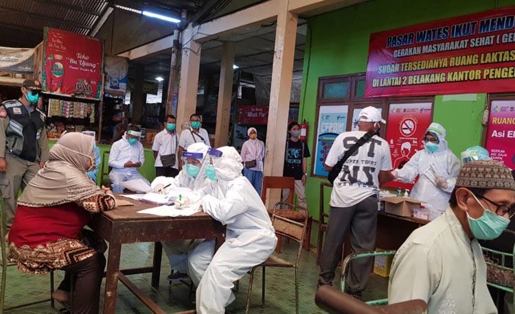 Takut Hasilnya Positif, Pedagang Pasar Wates Menangis saat Ikut Rapid Test 