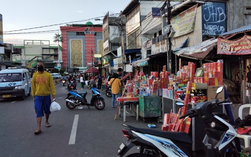 Idul Fitri saat Pandemi Covid-19, Penjual Kembang Api Mengeluh Sepi Pembeli