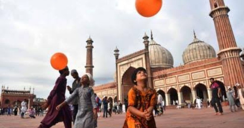5 Tradisi Idul Fitri Berbagai Negara, Ada Wisata Sungai Nil hingga Ziarah Kubur