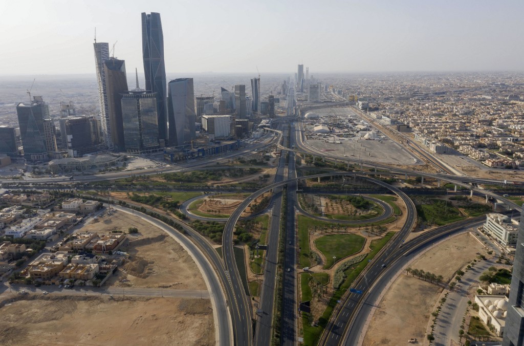 Ledakan Keras Terdengar di Riyadh, Kemlu Sebut Belum Ada Laporan WNI Jadi Korban 