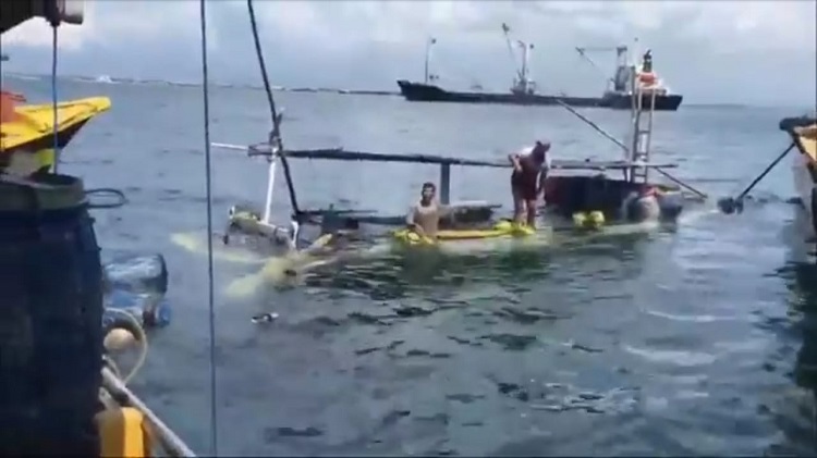 Kelebihan Muatan, Kapal Penyeberangan Tenggelam di Perairan Gili Ketapang