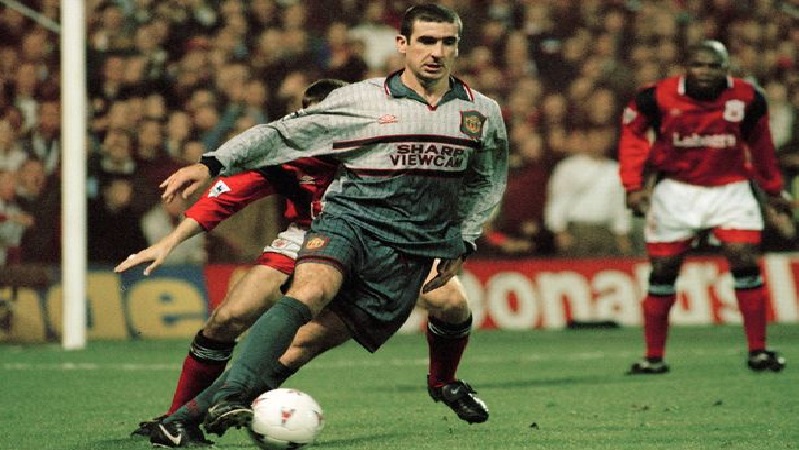 5 Jersey Tandang MU Paling Aneh, Nomor 3 ‘Bawa Sial’