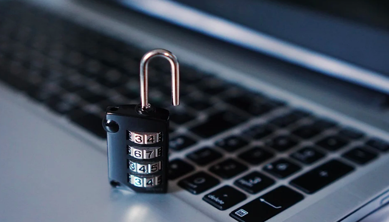 Hacker Bobol Database Penyedia Hosting Dark Web