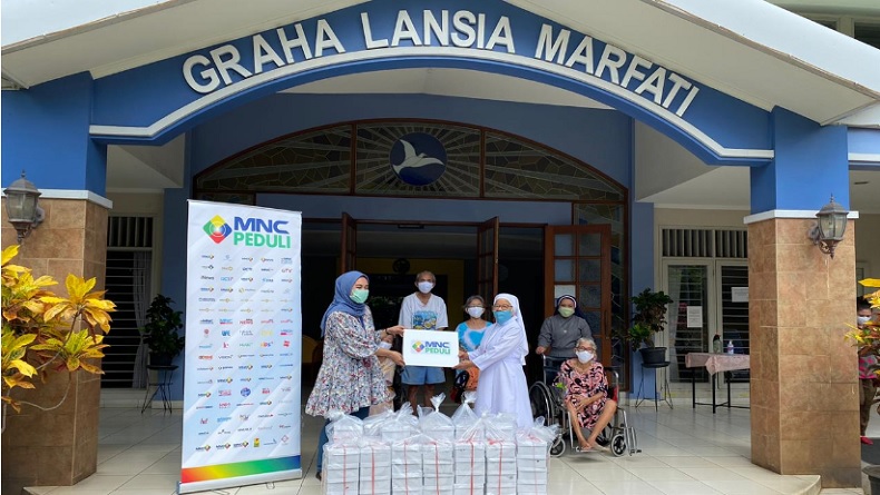 MNC Peduli dan PT PPA Kirimkan Makanan untuk Panti Sosial Lansia Marfati