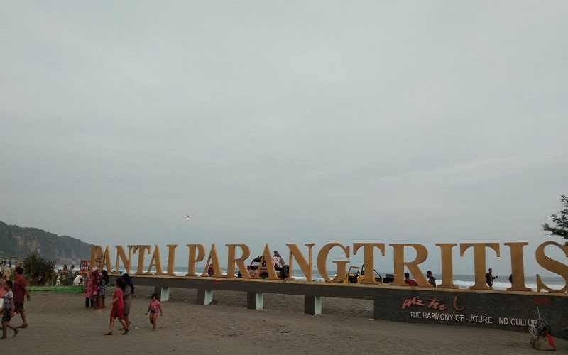 Lebih dari 15.000 Wisatawan Padati Parangtritis selama Masa Uji Coba