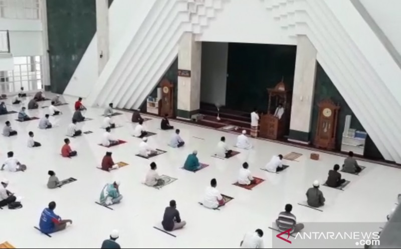 Khutbah Gerhana Bulan: Melawan Takhayul, Mitos, dan Klenik dengan Ilmu