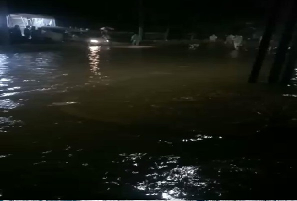  Warga Pemukiman Elite Pantai Mutiara Dikejutkan Banjir Sabtu Dini Hari